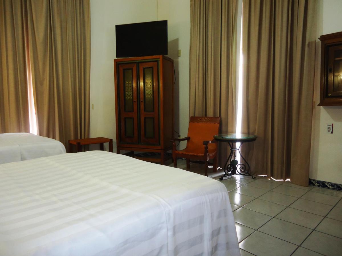 Hotel Concierge Plaza Колима Экстерьер фото