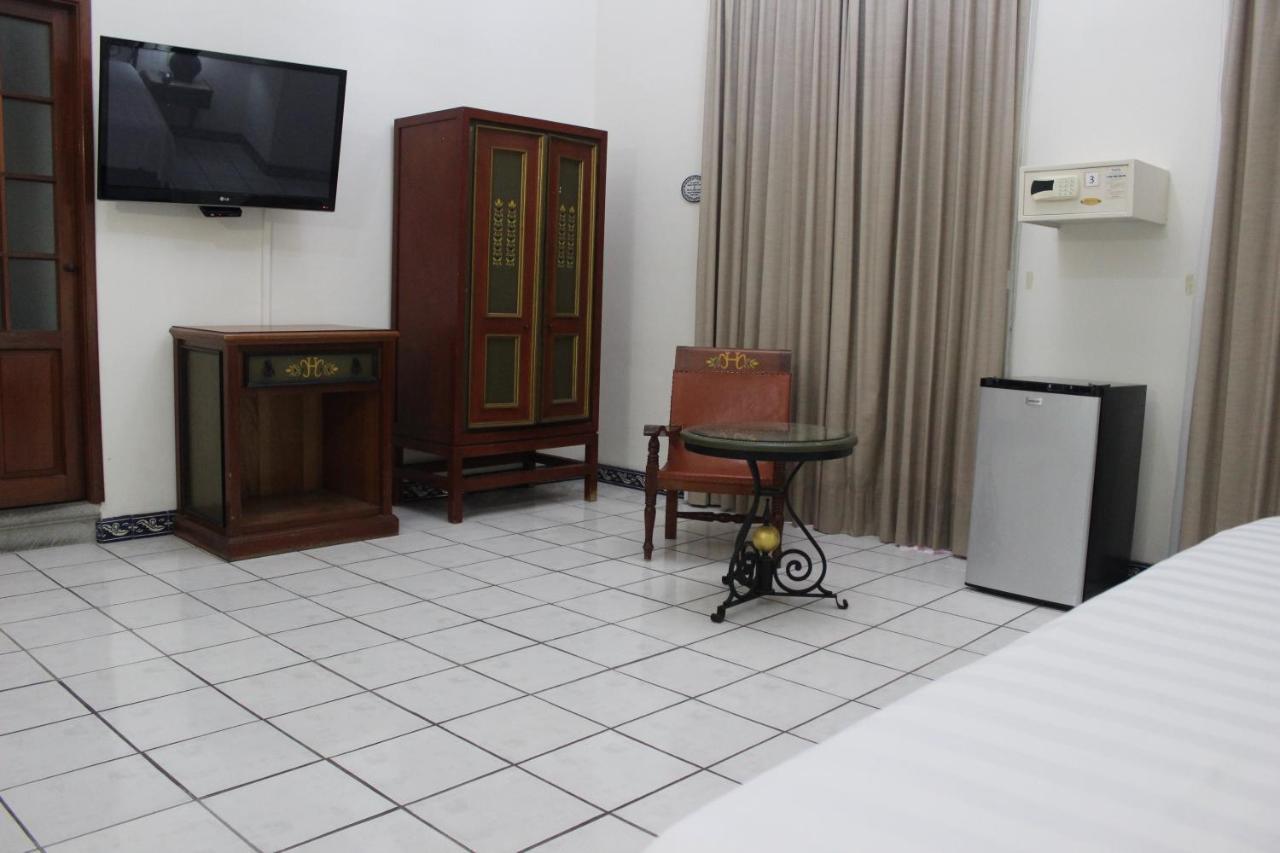 Hotel Concierge Plaza Колима Экстерьер фото